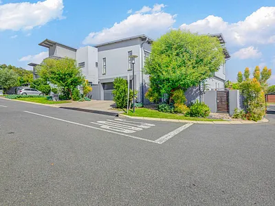 3 Bedroom House For Sale in Midrand - 5JBX.webp