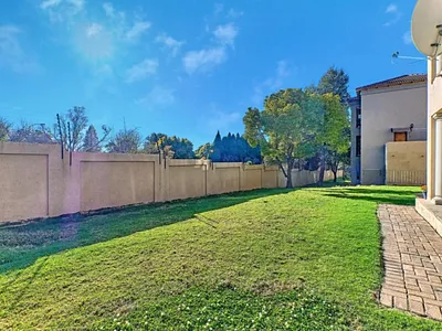 3 Bedroom Apartment For Sale in Roodepoort - 2PBt.webp