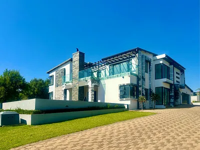 5 Bedroom Townhouse For Sale in Centurion - 3wXK.webp