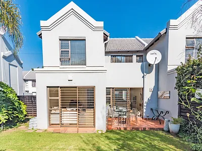 3 Bedroom Townhouse For Sale in Johannesburg - jSFQ.webp
