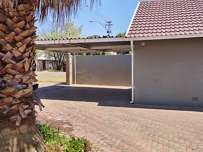 3 Bedroom House For Sale in Johannesburg - kxeI.webp