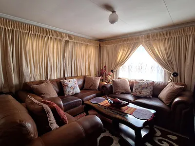 3 Bedroom House For Sale in Centurion - Wrxi.webp