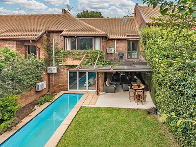 4 Bedroom Townhouse For Sale in Sandton - 9hBF.webp