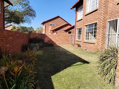 2 Bedroom Apartment For Sale in Centurion - ZL8T.webp