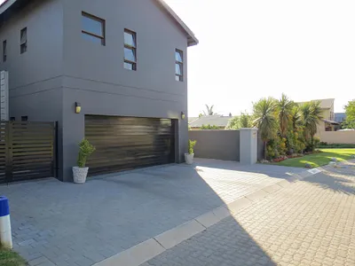 4 Bedroom House For Sale in Edenvale - L1oX.webp