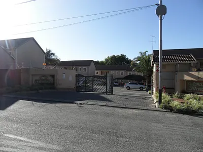 3 Bedroom Townhouse For Sale in Johannesburg - i9Xm.webp