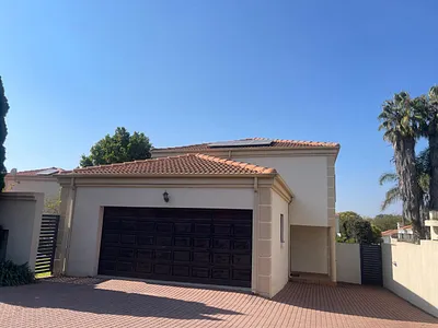 4 Bedroom House For Sale in Sandton - Grp0.webp