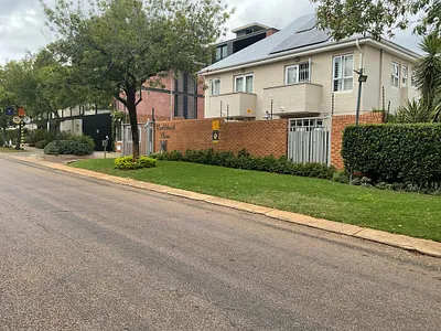 3 Bedroom Townhouse For Sale in Pretoria - x08W.webp