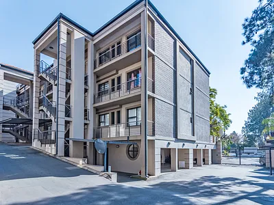 1 Bedroom Townhouse For Sale in Sandton - gnrT.webp