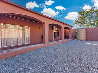 3 Bedroom House For Sale in Johannesburg - Uunt.webp