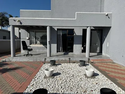 2 Bedroom House For Sale in Edenvale - jsUi.webp
