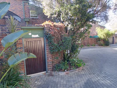 3 Bedroom Townhouse To Rent in Sandton - UPHT.webp