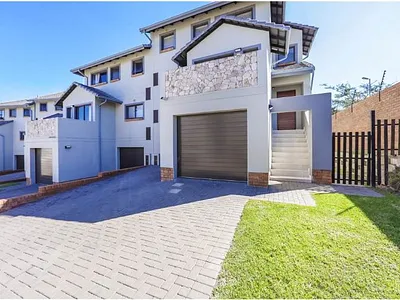 4 Bedroom Townhouse To Rent in Midrand - JtjS.webp