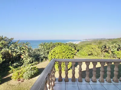 5 Bedroom House For Sale in Hibberdene - img