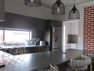 4 Bedroom House For Sale in Roodepoort - kZHg.webp