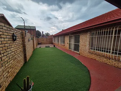 3 Bedroom House For Sale in Centurion - GoQJ.webp