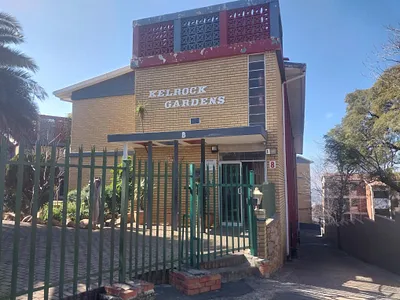 2 Bedroom Apartment For Sale in Johannesburg - iUnt.webp