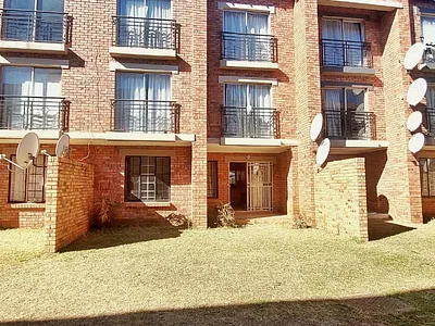 2 Bedroom Apartment For Sale in Midrand - M0Es.webp