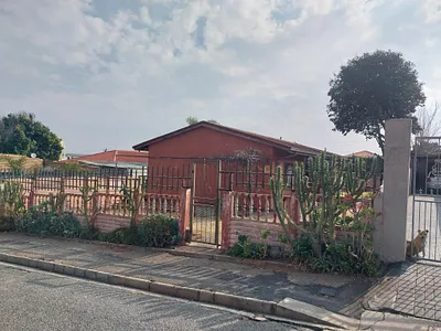 4 Bedroom House For Sale in Johannesburg - EA4q.webp