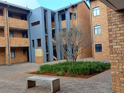 2 Bedroom Apartment For Sale in Alberton - img
