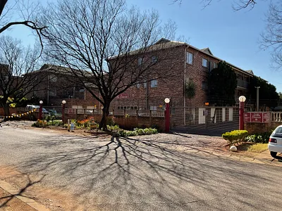 3 Bedroom Apartment For Sale in Pretoria - img
