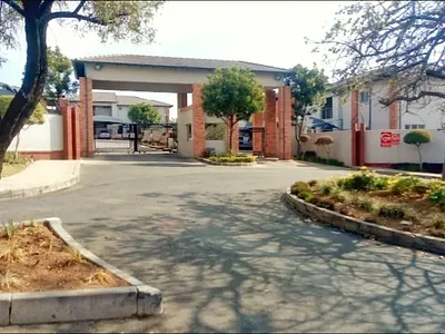3 Bedroom Apartment For Sale in Midrand - pejq.webp