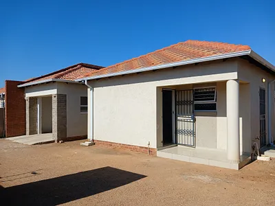 4 Bedroom House For Sale in Polokwane - 1t27.webp