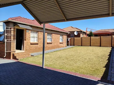 3 Bedroom House For Sale in Centurion - ig9I.webp