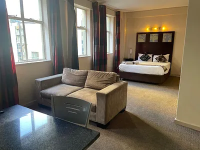 0.5 Bedroom Apartment To Rent in Johannesburg - zSYh.webp