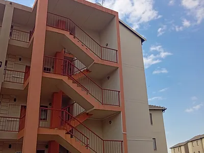 2 Bedroom Apartment For Sale in Soweto - fwAV.webp