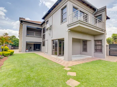 5 Bedroom House For Sale in Centurion - Kmo3.webp