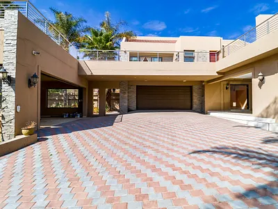 5 Bedroom House To Rent in Sandton - aIhy.webp