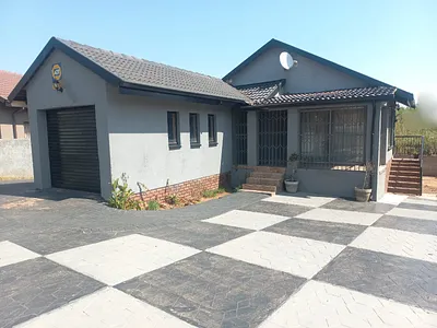 3 Bedroom House For Sale in Soshanguve - LfTq.webp