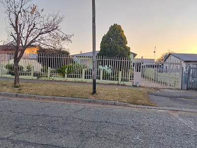 3 Bedroom House For Sale in Johannesburg - PYHz.webp