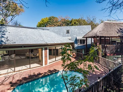 10 Bedroom House For Sale in Bedfordview - bbpW.webp