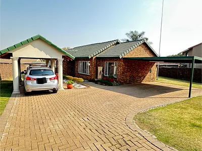 3 Bedroom House For Sale in Edenvale - SIJr.webp