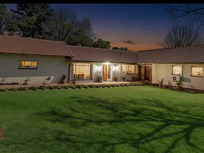 4 Bedroom House For Sale in Randburg - aI3J.webp