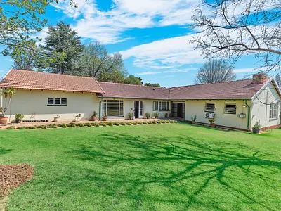 4 Bedroom House For Sale in Randburg - mlXV.webp