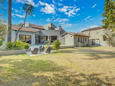 5 Bedroom House For Sale in Midrand - ph3Z.webp