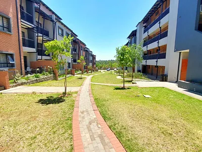2 Bedroom Apartment For Sale in Midrand - vawV.webp