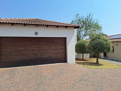 3 Bedroom Townhouse For Sale in Centurion - img