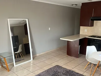1 Bedroom Apartment For Sale in Sandton - img