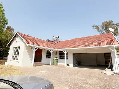 4 Bedroom House To Rent in Sandton - img