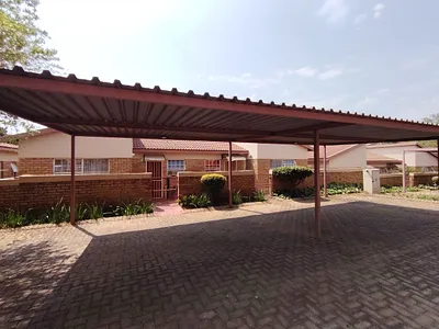 2 Bedroom Townhouse For Sale in Centurion - Qp87.webp