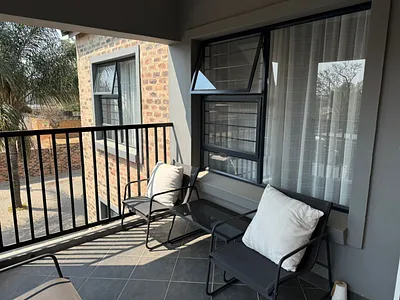 2 Bedroom Apartment For Sale in Roodepoort - QOXI.webp