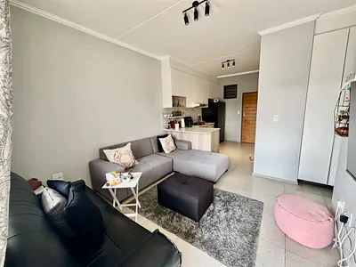 2 Bedroom Apartment For Sale in Midrand - hu18.webp