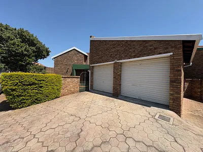 3 Bedroom Townhouse For Sale in Centurion - jJFj.webp