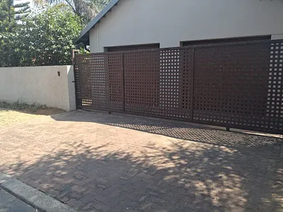 3 Bedroom House For Sale in Kempton Park - S7iJ.webp