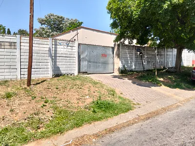 3 Bedroom House For Sale in Randburg - 6WoL.webp