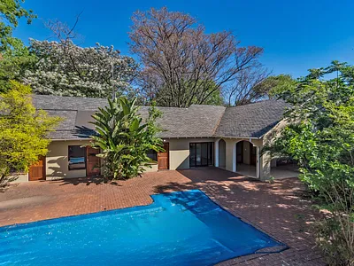 4 Bedroom House For Sale in Sandton - c0S3.webp